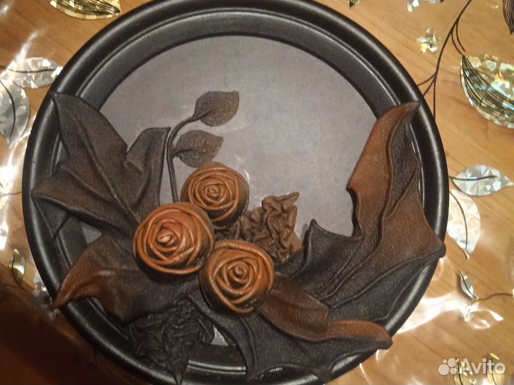 Картина из кожи