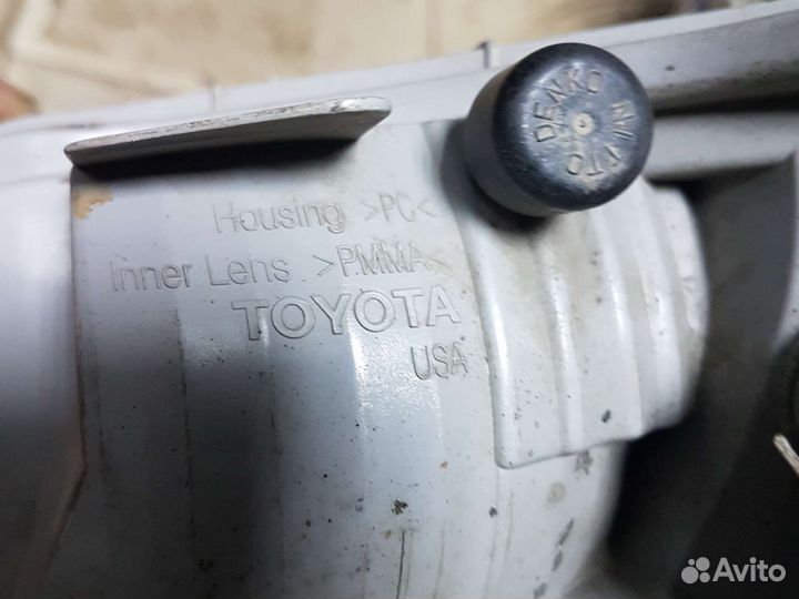 Фонарь противотуманный задний левый Toyota/Lexus