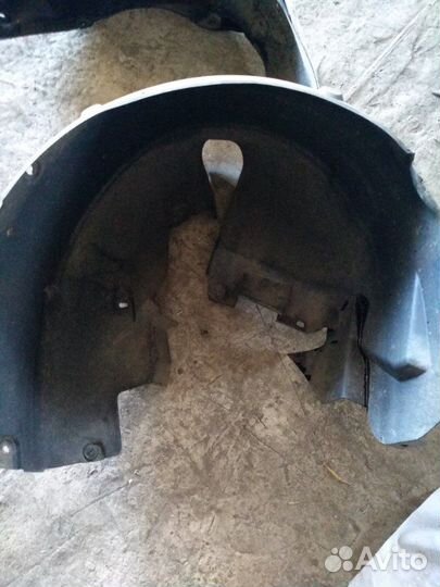 Подкрылок задний левый Audi A8 4.2 Quattro седан