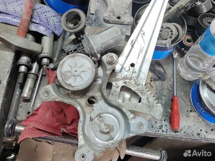 Стеклоподъемники R. L. зад., перед. Toyota