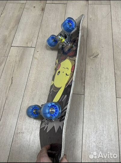 Скейтборд со светящимися колёсами