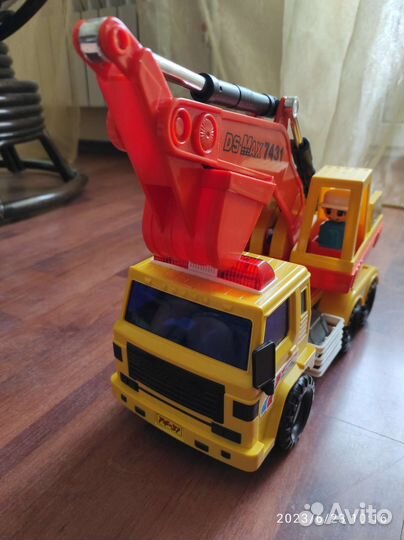 Экскаватор детский