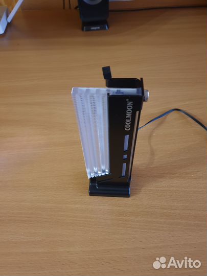 Вертикальный держательви деокарты