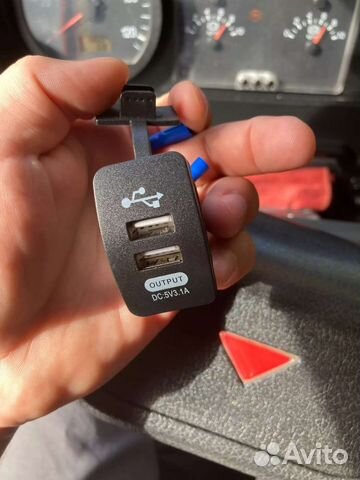 Зарядное устройство для телефонов в панель