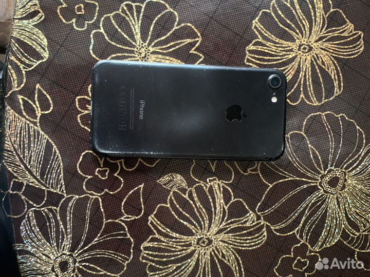 Телефон iPhone 7 128gb