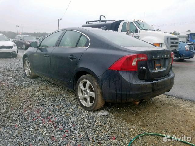 Вольво S60 T5 2011- на запчасти в разбор