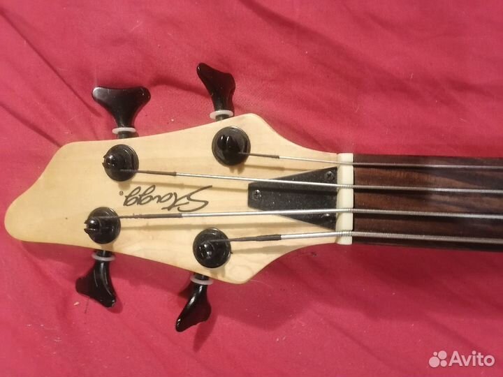 Бас гитара 4 струны безладовая Stagg