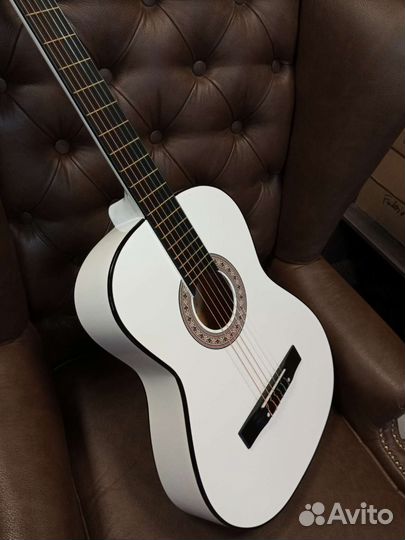 Классическая гитара полноразмерная 4/4