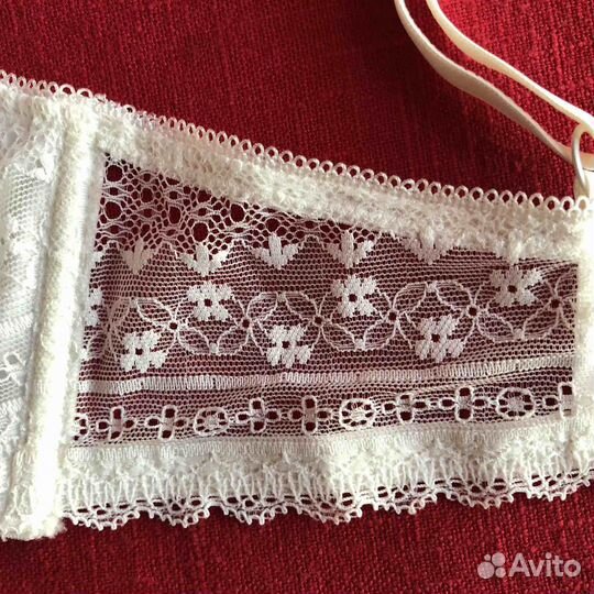 Новый белый бюстгальтер 70В с формованными чашками