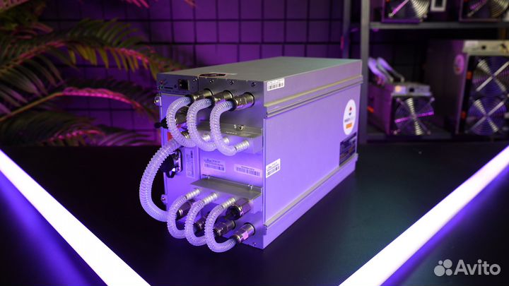 Майнер Antminer S21+ hydro 395 TH новый