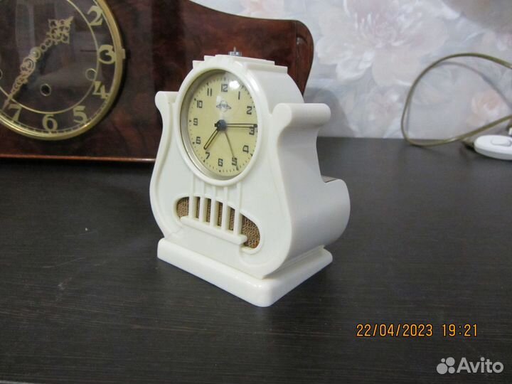 Часы старинные ечз (наири) с музыкой 1962 год