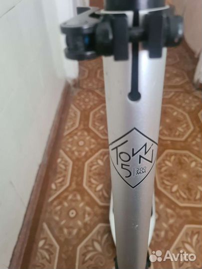 Самокат для взрослых и подростков нагрузка 200 кг