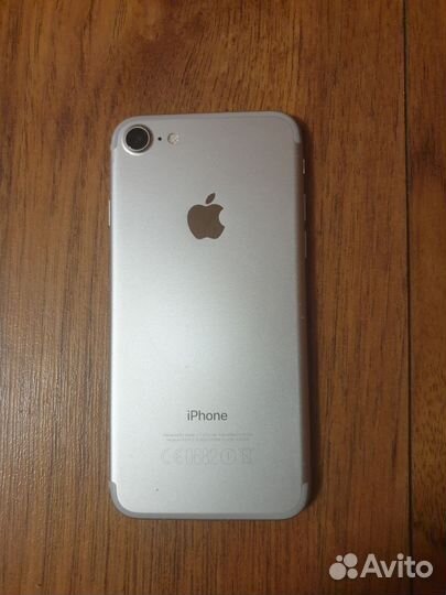 Телефон iPhone 7