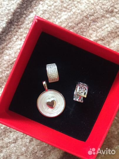 Серебряные серьги и подвеска новая комплект