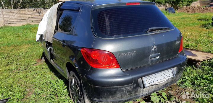 Крыло левое заднее Peugeot 307 2007г