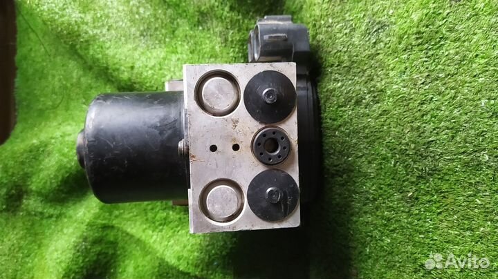 Блок ABS Toyota Lite Ace Noah Sr50G