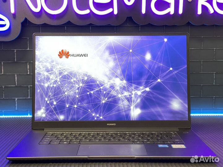 Ноутбук Huawei Matebook i3/8GB/256SSD