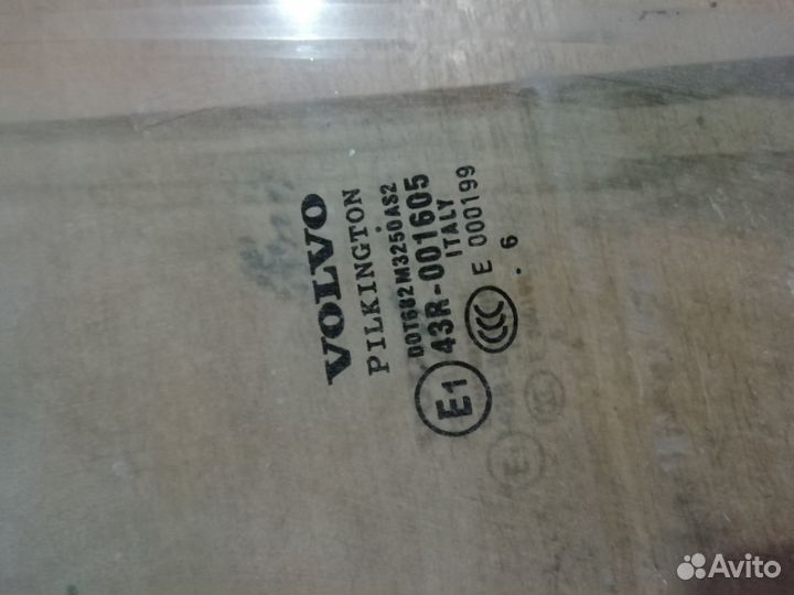 Стекло левое Вольво хс90 03-14