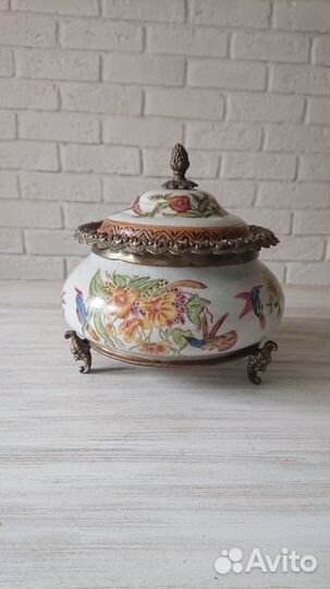 Ваза фарфор с бронзой