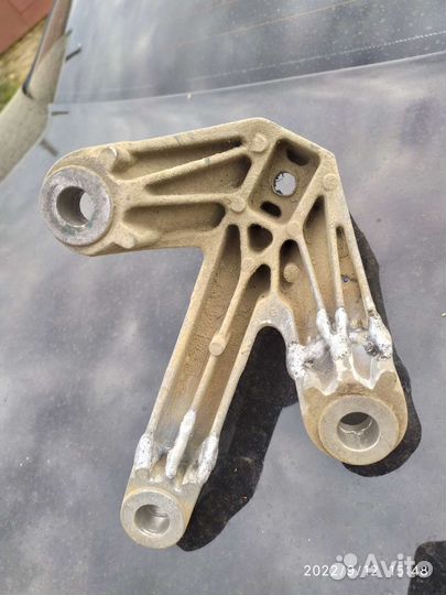 Кронштейн подушки двигателя кпп форд фокус 2