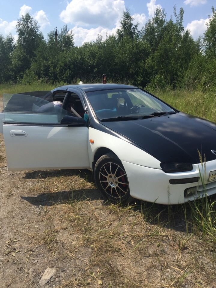 Mazda 323: фото владельца