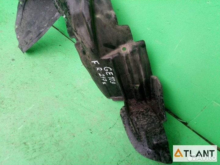 Подкрылок передний правый toyota corolla