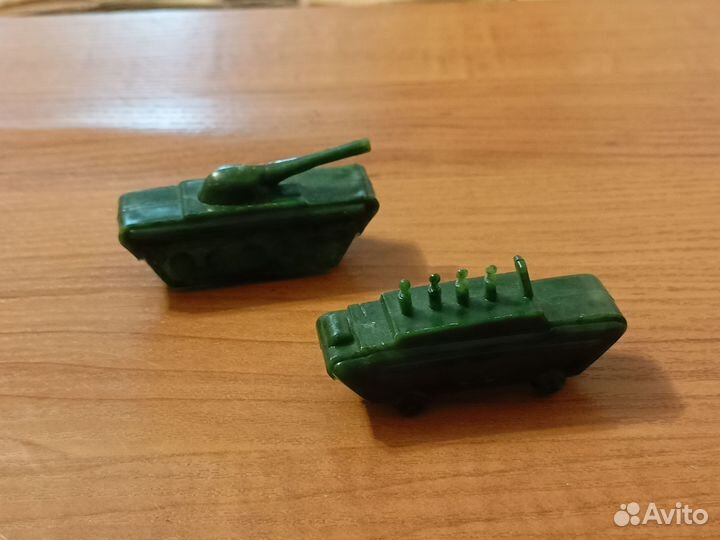 Машинка военная и танчик СССР