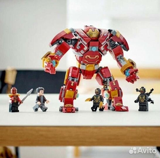 Lego 76247 Халкбастер: битва за Ваканду