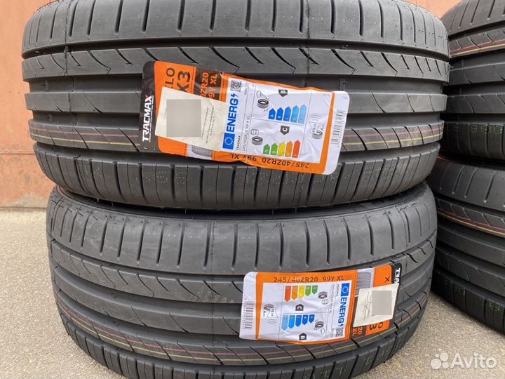 Tracmax X-Privilo TX3 245/40 R20 и 275/35 R20 102Y