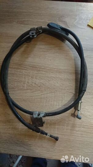 Тросик ручного тормоза правый Опель мокка