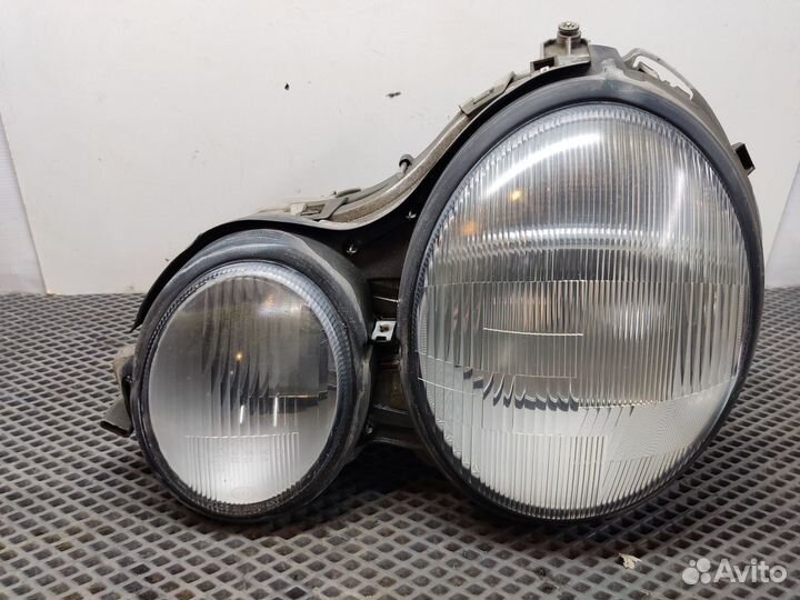 Передняя левая фара Mercedes-Benz W210