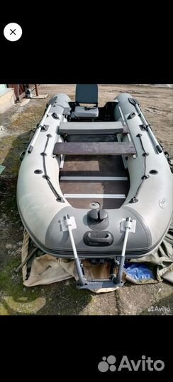 Лодка Посейдон 385 Марине