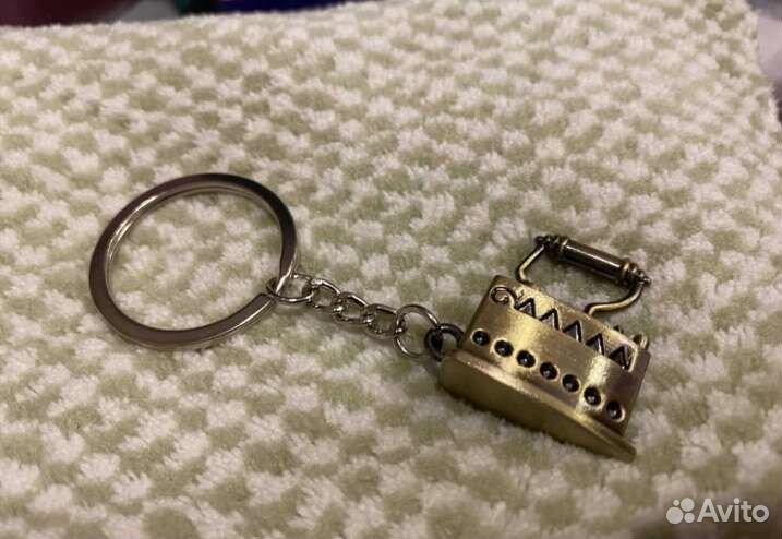 Утюг старинный миниатюрный (брелок)
