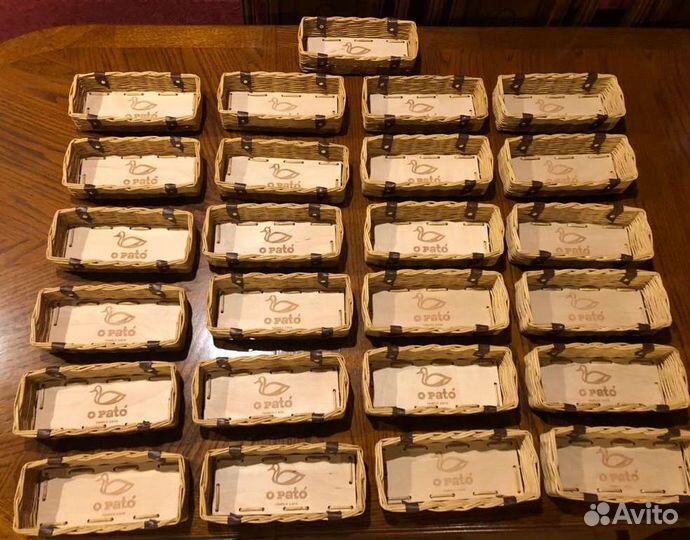 Плетеный органайзер для подачи столовых приборов