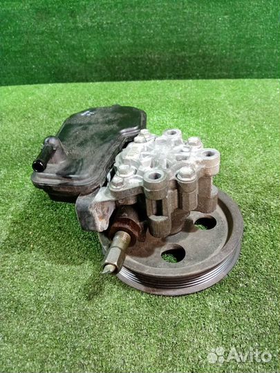 Насос гидроусилителя руля Jeep Grand Cherokee WH