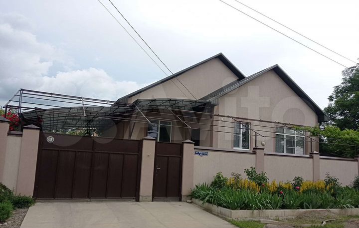 Дом 141 м² на участке 6 сот.