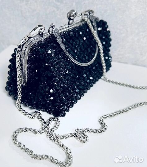Клатч ручной работы из бусин для вип событий