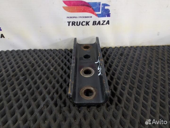 81664205553 Кронштейн заднего крыла