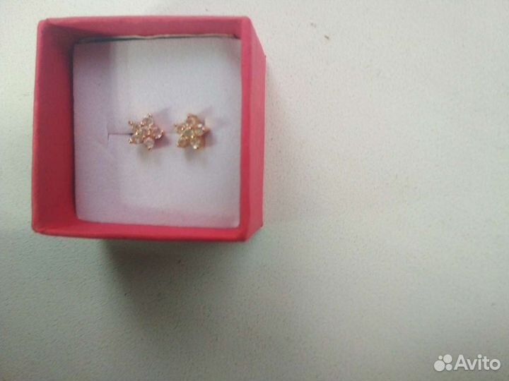 Золотые серьги