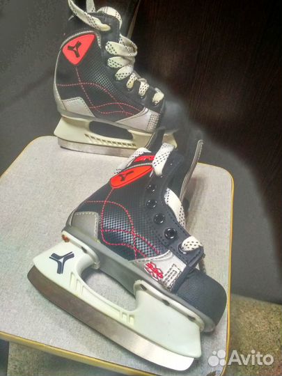 Хоккейные коньки efsi 27р новые