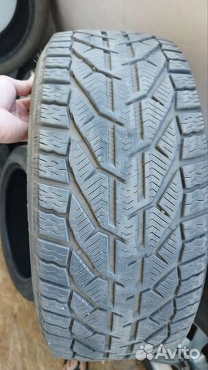 Tigar Winter 235/45 R18