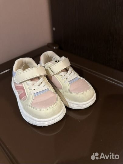 Кроссовки для девочки