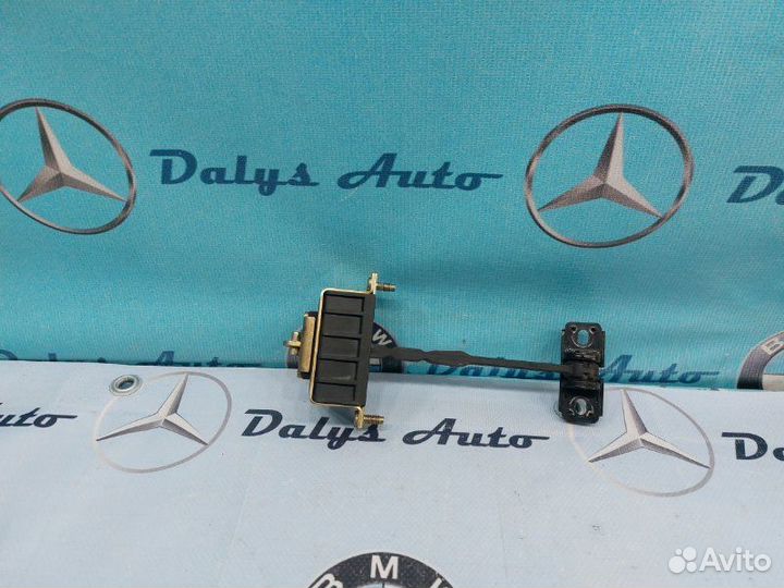 Ограничитель двери передний правый Mercedes-Benz