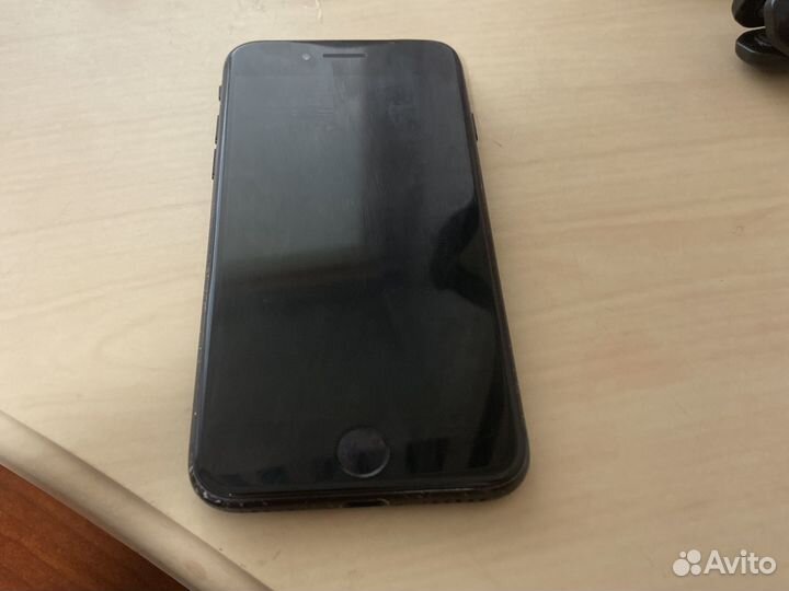 iPhone SE (2020), 128 ГБ
