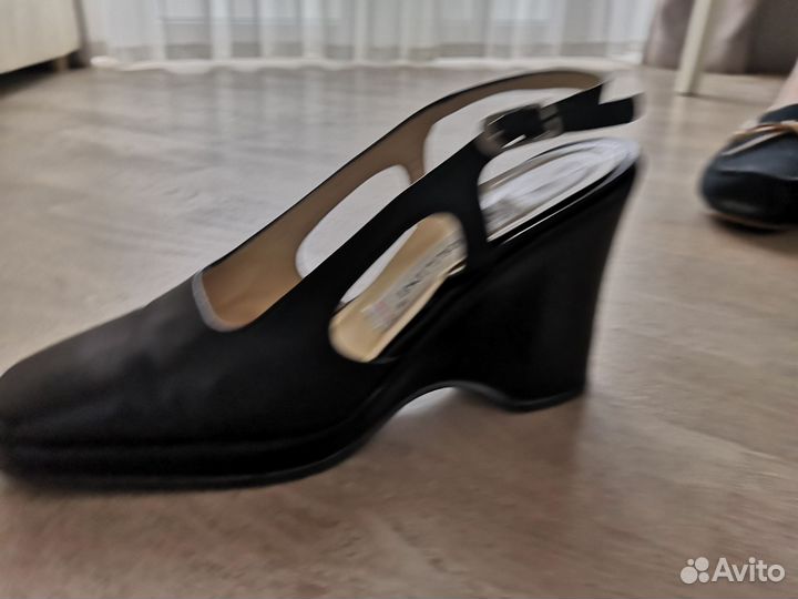 Босоножки Pollini