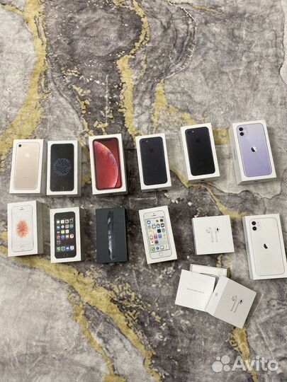 Коробка с документами на iPhone/AirPods