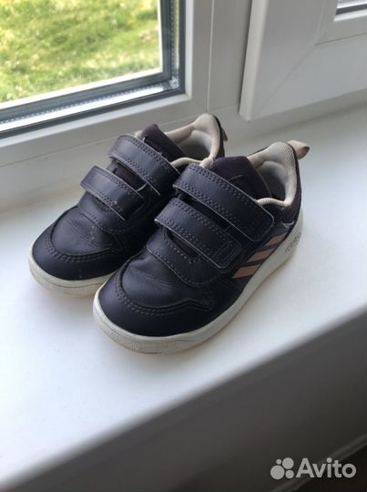 Кроссовки adidas