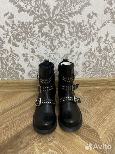 Ботинки женские