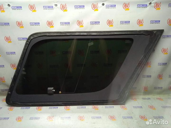 Стекло корпусное заднее Cadillac Escalade