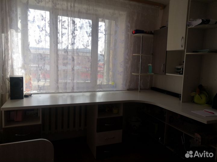 Письменный стол для школьника на двоих бу